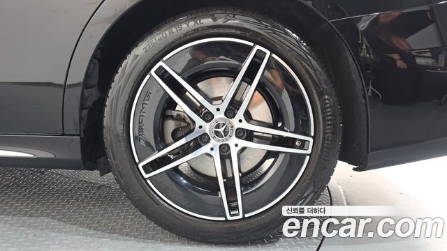 Mercedes-Benz E-Class E300 4MATIC AMG Line