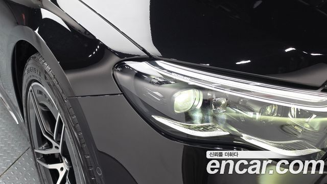 Mercedes-Benz E-Class E300 4MATIC AMG Line