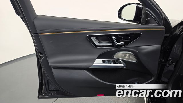 Mercedes-Benz E-Class E300 4MATIC AMG Line