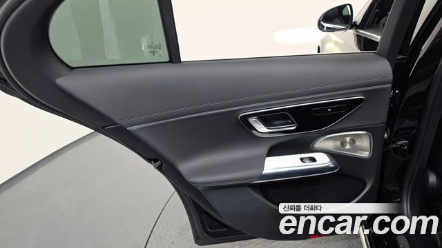 Mercedes-Benz E-Class E300 4MATIC AMG Line