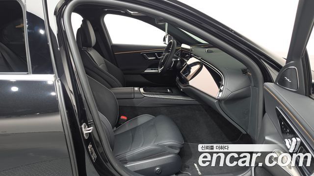 Mercedes-Benz E-Class E300 4MATIC AMG Line