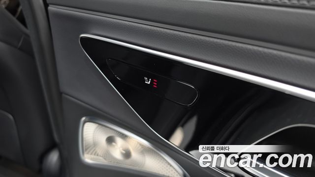 Mercedes-Benz E-Class E300 4MATIC AMG Line