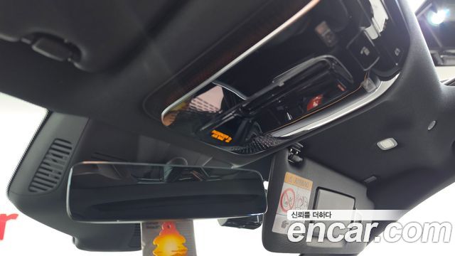 Mercedes-Benz E-Class E300 4MATIC AMG Line