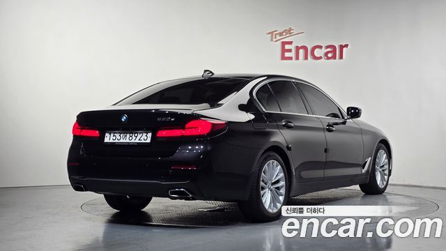 BMW 5-Series 530e Luxury