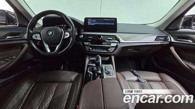 BMW 5-Series 530e Luxury