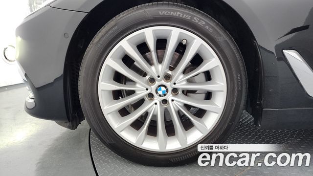 BMW 5-Series 520d Luxury Plus