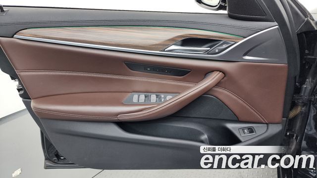 BMW 5-Series 520d Luxury Plus