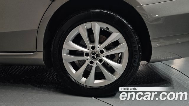 Mercedes-Benz C-Class C200 Avantgarde