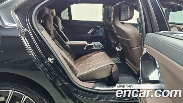 BMW 7-Series 740i sDrive M Sport