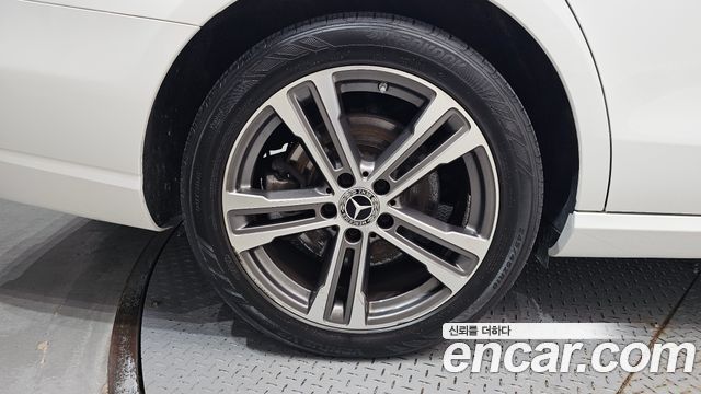 Mercedes-Benz E-Class E350 4MATIC Avantgarde