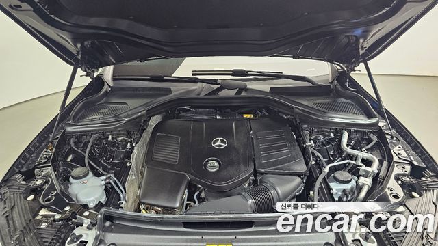 Mercedes-Benz GLC-Class GLC300 4MATIC Avnatgarde Coupe