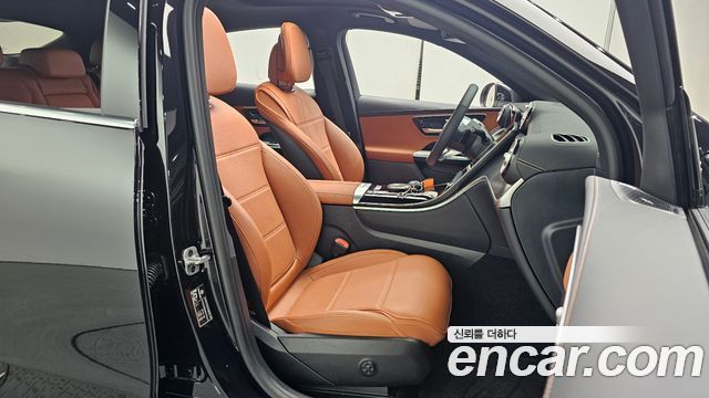 Mercedes-Benz GLC-Class GLC300 4MATIC Avnatgarde Coupe