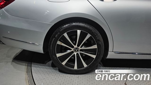 Mercedes-Benz E-Class E300e Exclusive
