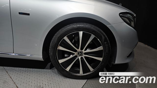 Mercedes-Benz E-Class E300e Exclusive