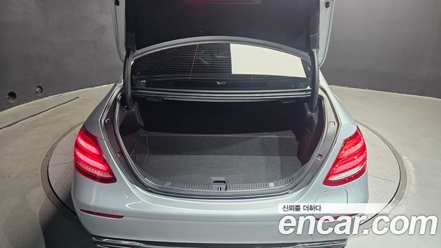 Mercedes-Benz E-Class E300e Exclusive