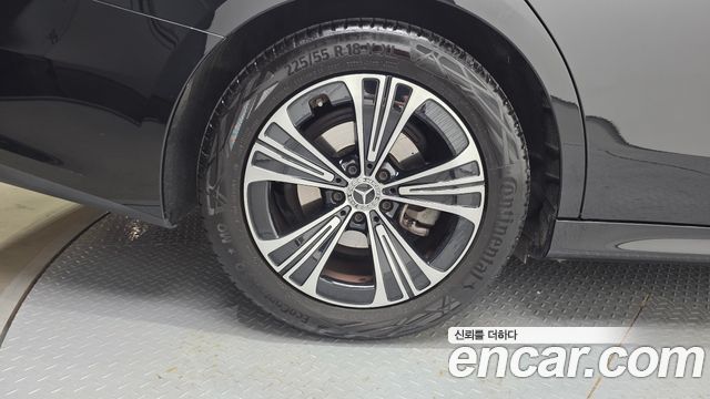 Mercedes-Benz E-Class E200 Avantgarde