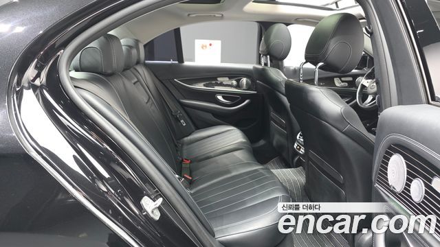 Mercedes-Benz E-Class E400 4MATIC Exclusive
