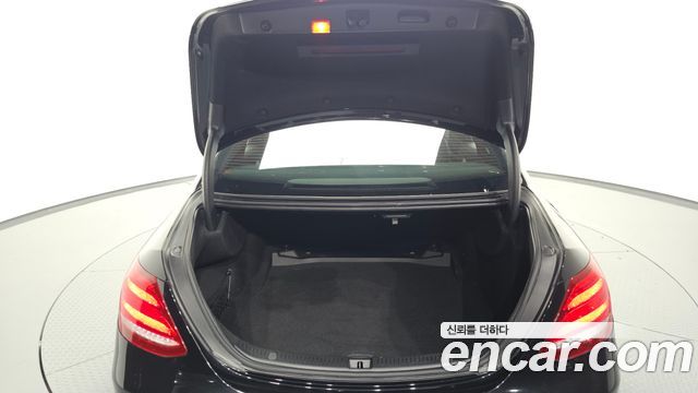 Mercedes-Benz E-Class E300 Avantgarde