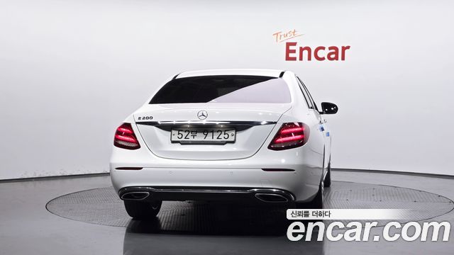 Mercedes-Benz E-Class E200 Avantgarde