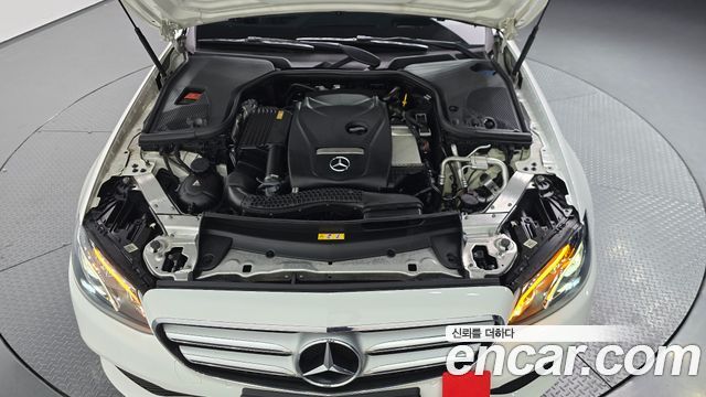 Mercedes-Benz E-Class E200 Avantgarde