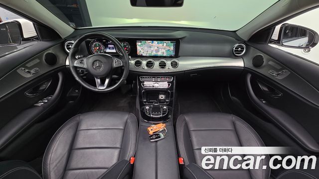 Mercedes-Benz E-Class E200 Avantgarde