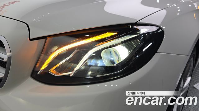 Mercedes-Benz E-Class E200 Avantgarde