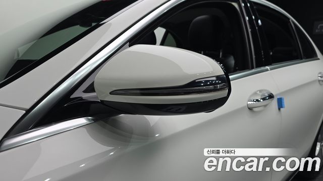Mercedes-Benz E-Class E200 Avantgarde