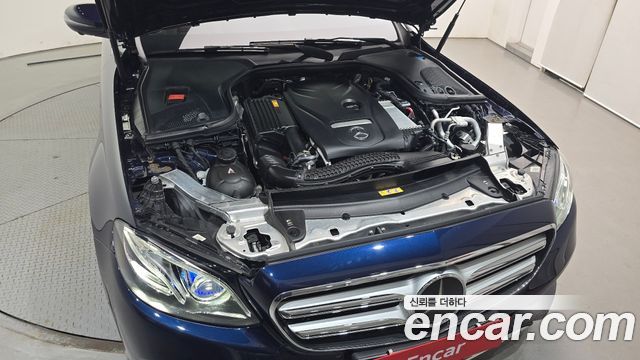 Mercedes-Benz E-Class E300 Avantgarde