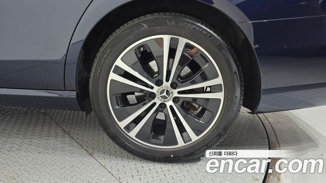 Mercedes-Benz E-Class E300 Avantgarde