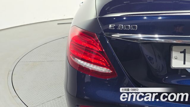 Mercedes-Benz E-Class E300 Avantgarde