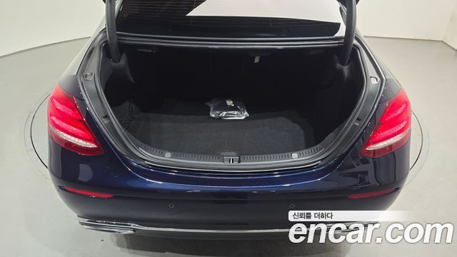 Mercedes-Benz E-Class E300 Avantgarde