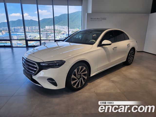 Mercedes-Benz E-Class E300 4MATIC Exclusive