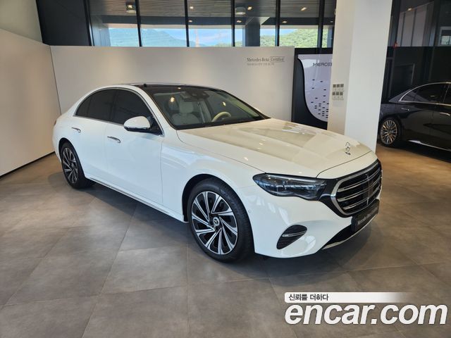 Mercedes-Benz E-Class E300 4MATIC Exclusive