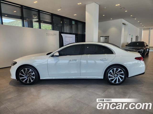 Mercedes-Benz E-Class E300 4MATIC Exclusive