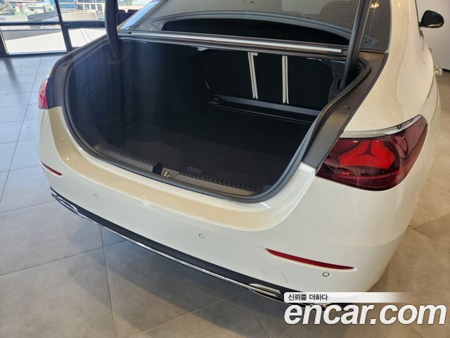 Mercedes-Benz E-Class E300 4MATIC Exclusive