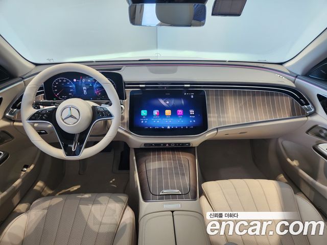 Mercedes-Benz E-Class E300 4MATIC Exclusive