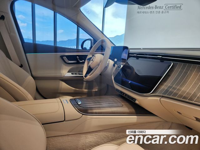 Mercedes-Benz E-Class E300 4MATIC Exclusive