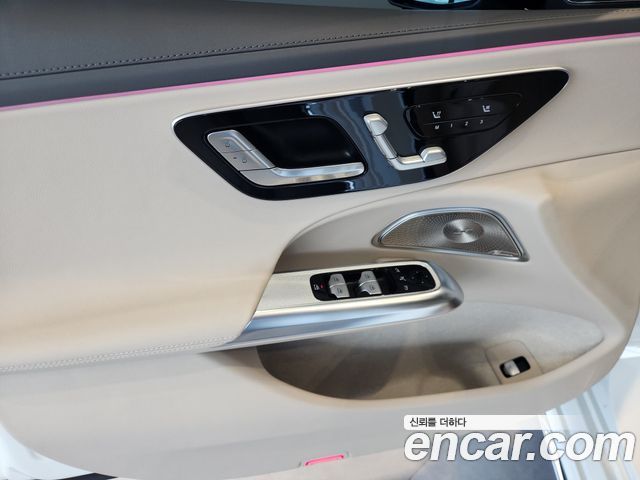 Mercedes-Benz E-Class E300 4MATIC Exclusive