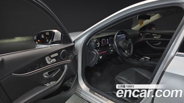 Mercedes-Benz E-Class E300 AV Intelligent Drive