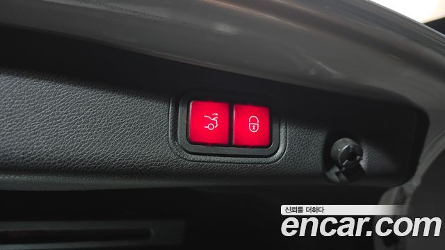 Mercedes-Benz E-Class E300 AV Intelligent Drive