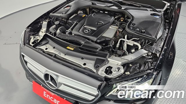 Mercedes-Benz E-Class E200 Avantgarde