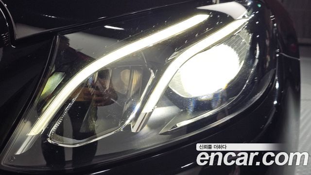 Mercedes-Benz E-Class E200 Avantgarde
