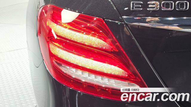 Mercedes-Benz E-Class E200 Avantgarde