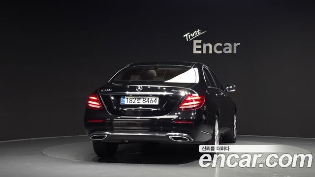 Mercedes-Benz E-Class E220d 4MATIC Exclusive