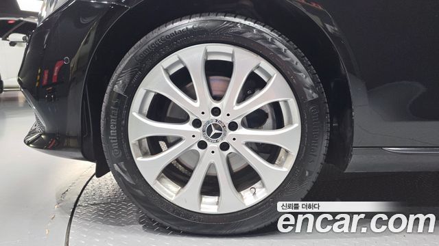 Mercedes-Benz E-Class E220d 4MATIC Exclusive
