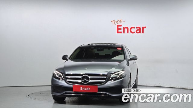 Mercedes-Benz E-Class E300 4MATIC Avnatgarde