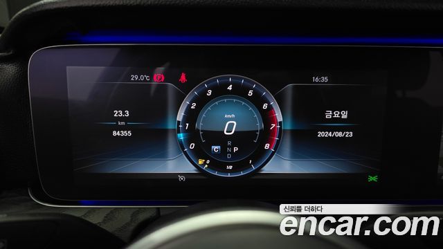 Mercedes-Benz E-Class E300 4MATIC Avnatgarde