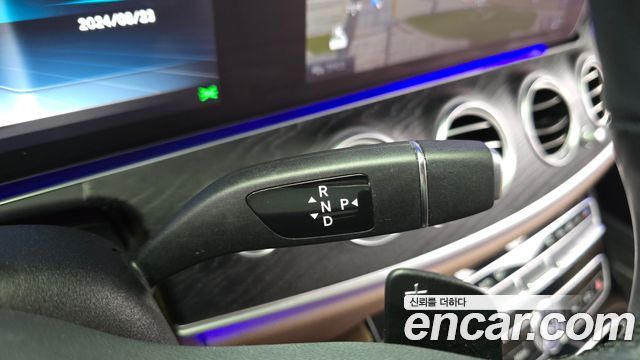 Mercedes-Benz E-Class E300 4MATIC Avnatgarde