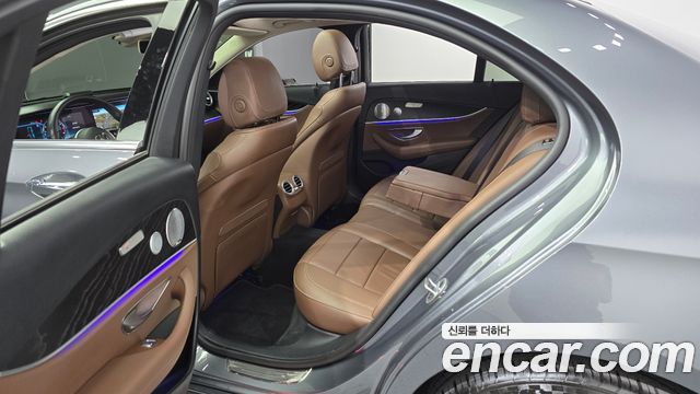 Mercedes-Benz E-Class E300 4MATIC Avnatgarde