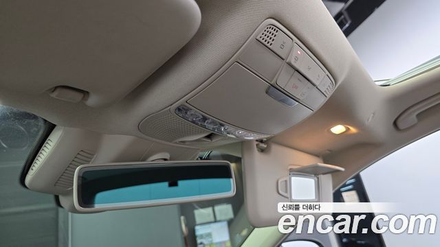 Mercedes-Benz E-Class E300 4MATIC Avnatgarde